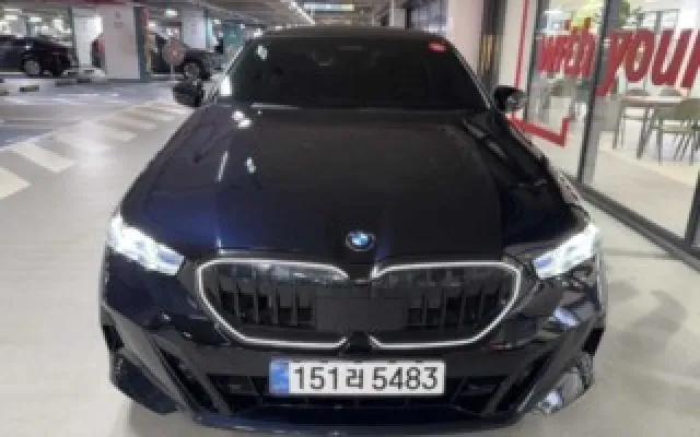 5시리즈 (G60) 520i BMW 2025/01 33,751km